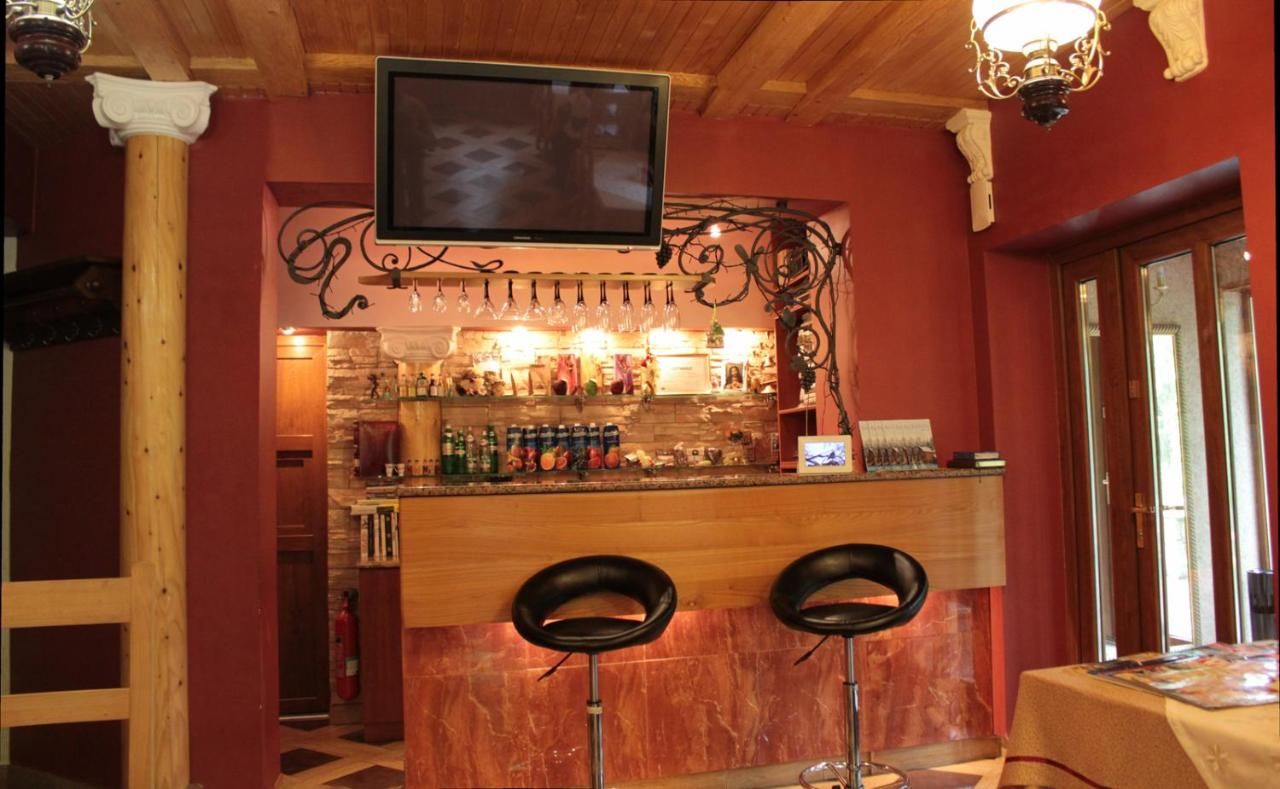 Курортные отели Karpatska Villa Микуличин-45